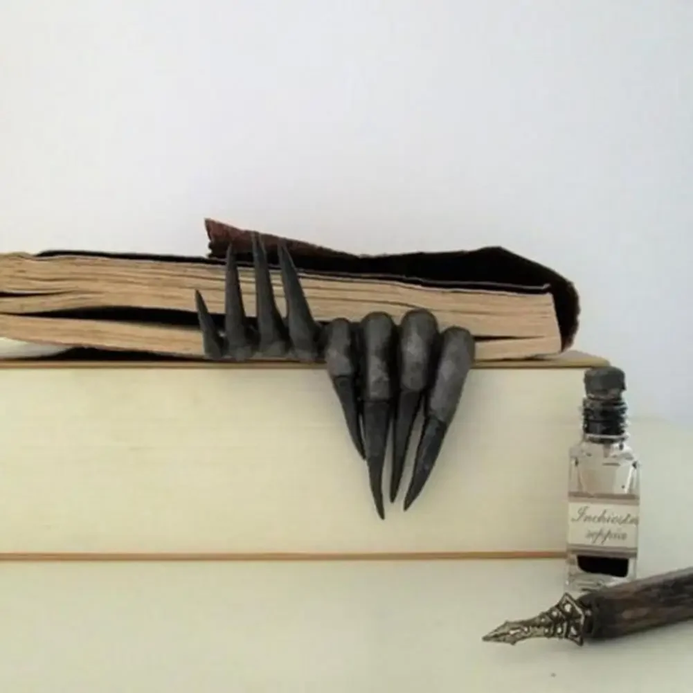 Thriller Devil's Hand Bookmark - đánh giá và giá Resin Art Bookmark