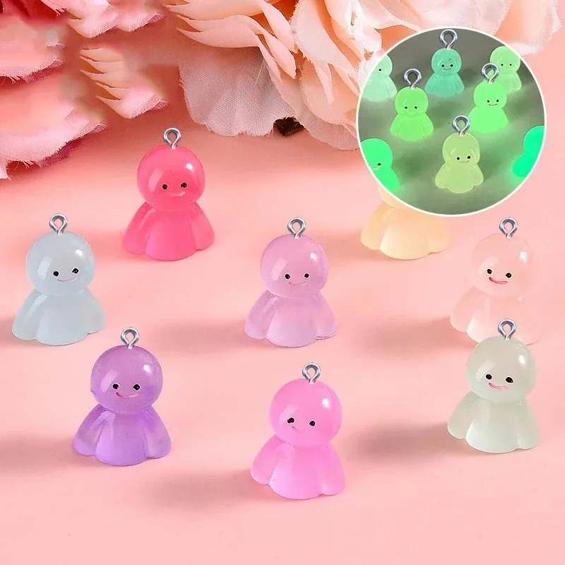 10Pcs Glow In Dark Cartoon Dol - đánh giá và giá Resin Art Pendant