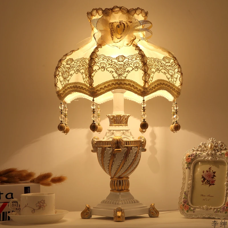 Bắc Âu Công Chúa Vintage Đèn B - đánh giá và giá Resin Art In Floor