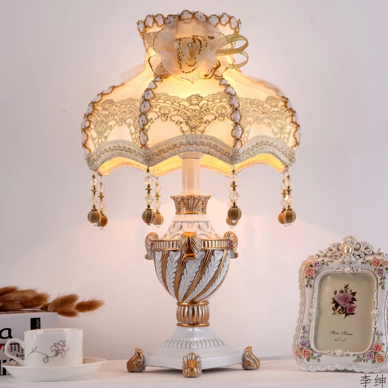 Bắc Âu Công Chúa Vintage Đèn B - đánh giá và giá Resin Art In Floor
